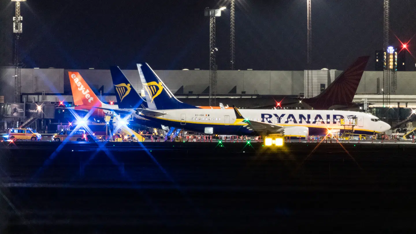 Politi og redning til stede ved Ryanair fly i Københavns Lufthavn søndag aften