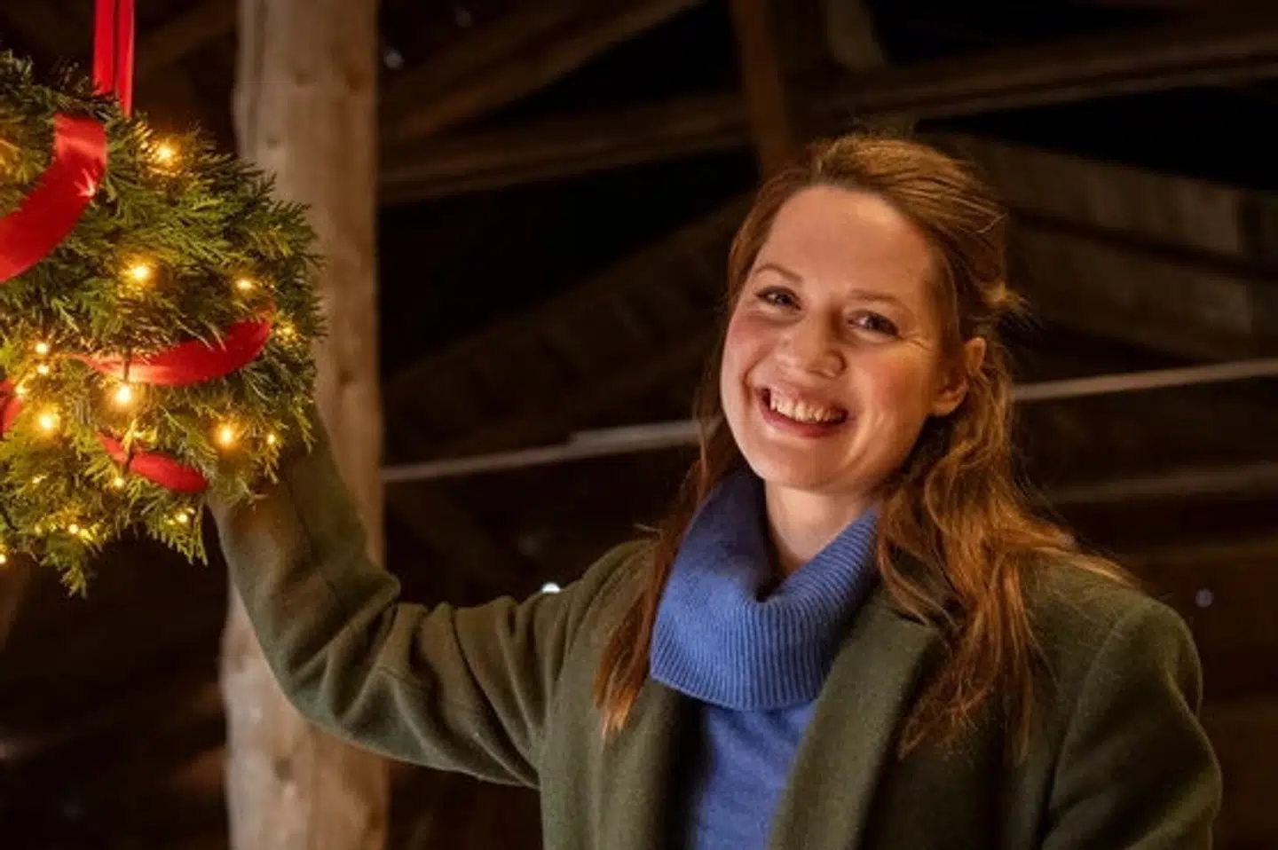 Amalie Dollerup spiller Malou i TV 2-julekalenderen "Valdes jul - vintermiraklet". Hun overtager rollen fra Julie Agnete Vang, som spillede Malou i den forrige Valde-julekalender. (PR-foto).