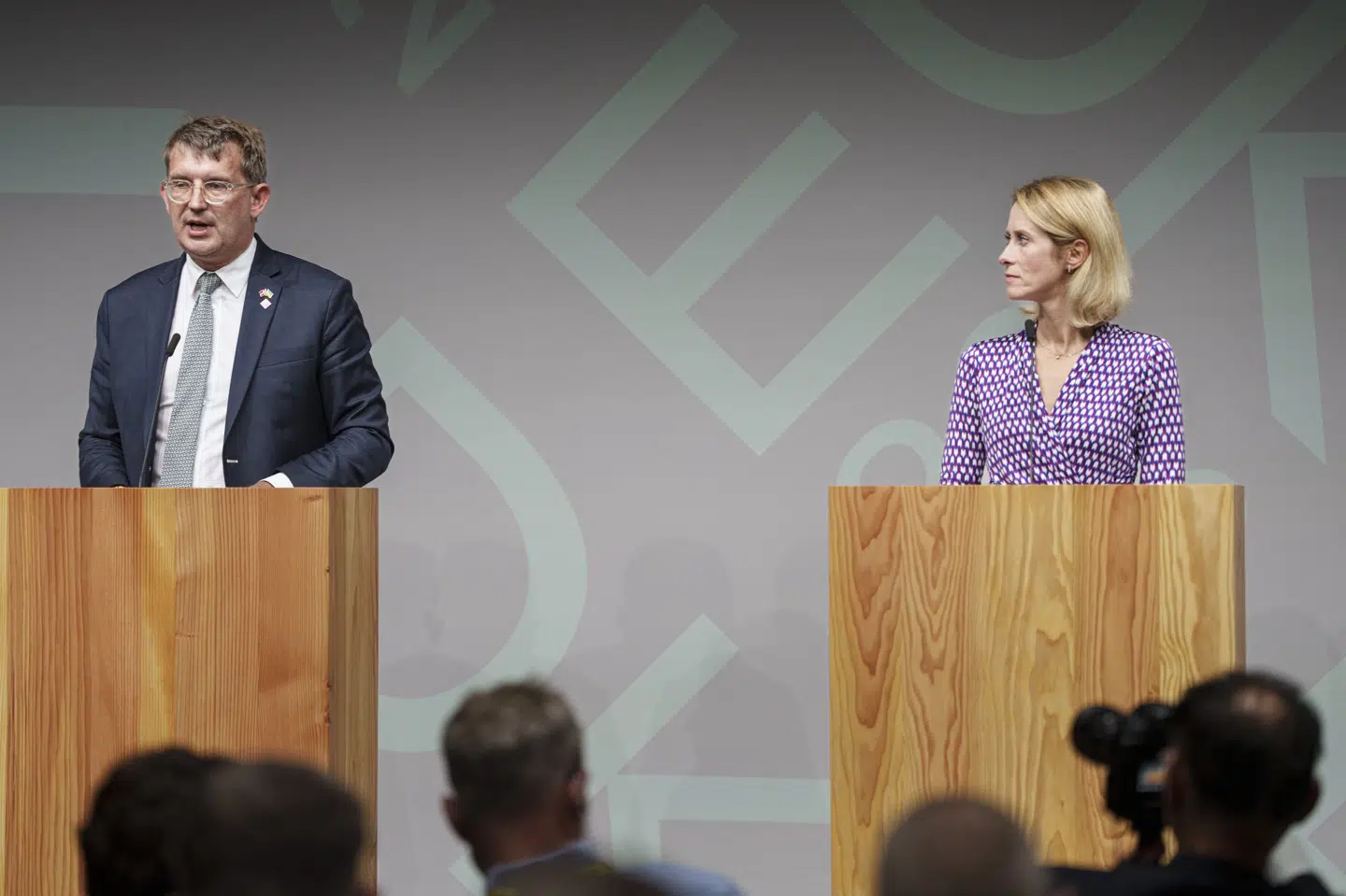 Den danske forsvarsminister, Troels Lund Poulsen, og vicepræsident for Europa-Kommissionen Kaja Kallas afholdt en pressekonference i København, da Danmark overtog EU-formandskabet i juli. Nu gives formandsstafetten videre til Cypern. (Arkivfoto).