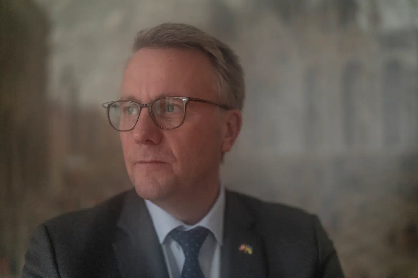 Regeringen overvejer lige nu, hvordan man konkret kan gribe ind for at skærpe konkurrencen om bankkunderne, fortæller erhvervsminister Morten Bødskov (S) på Finans Danmarks årsmøde.