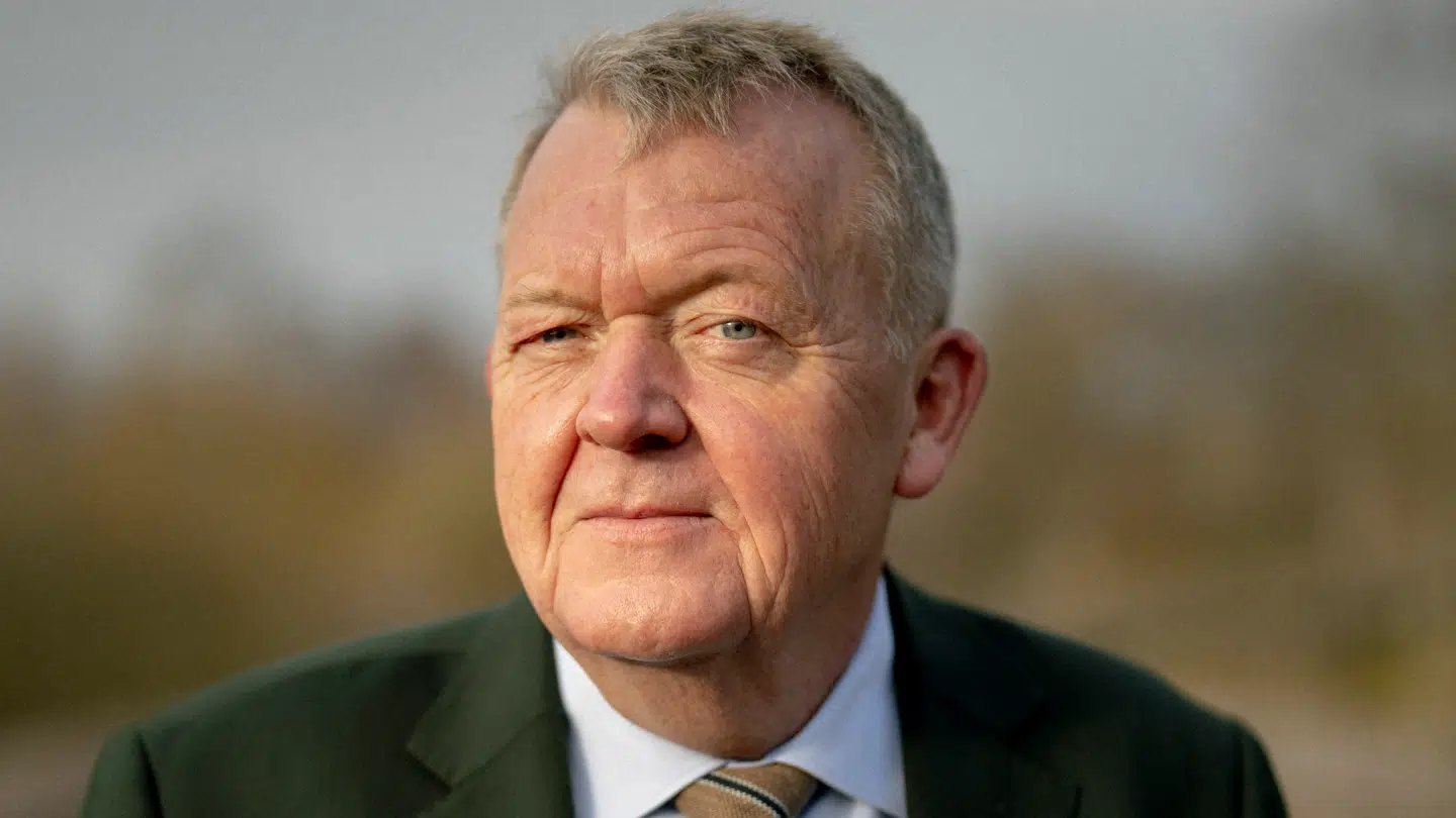 Udenrigsminister Lars Løkke Rasmussen (M) reagerer på ønsket om en undersøgelse af støtten til Ukraine.