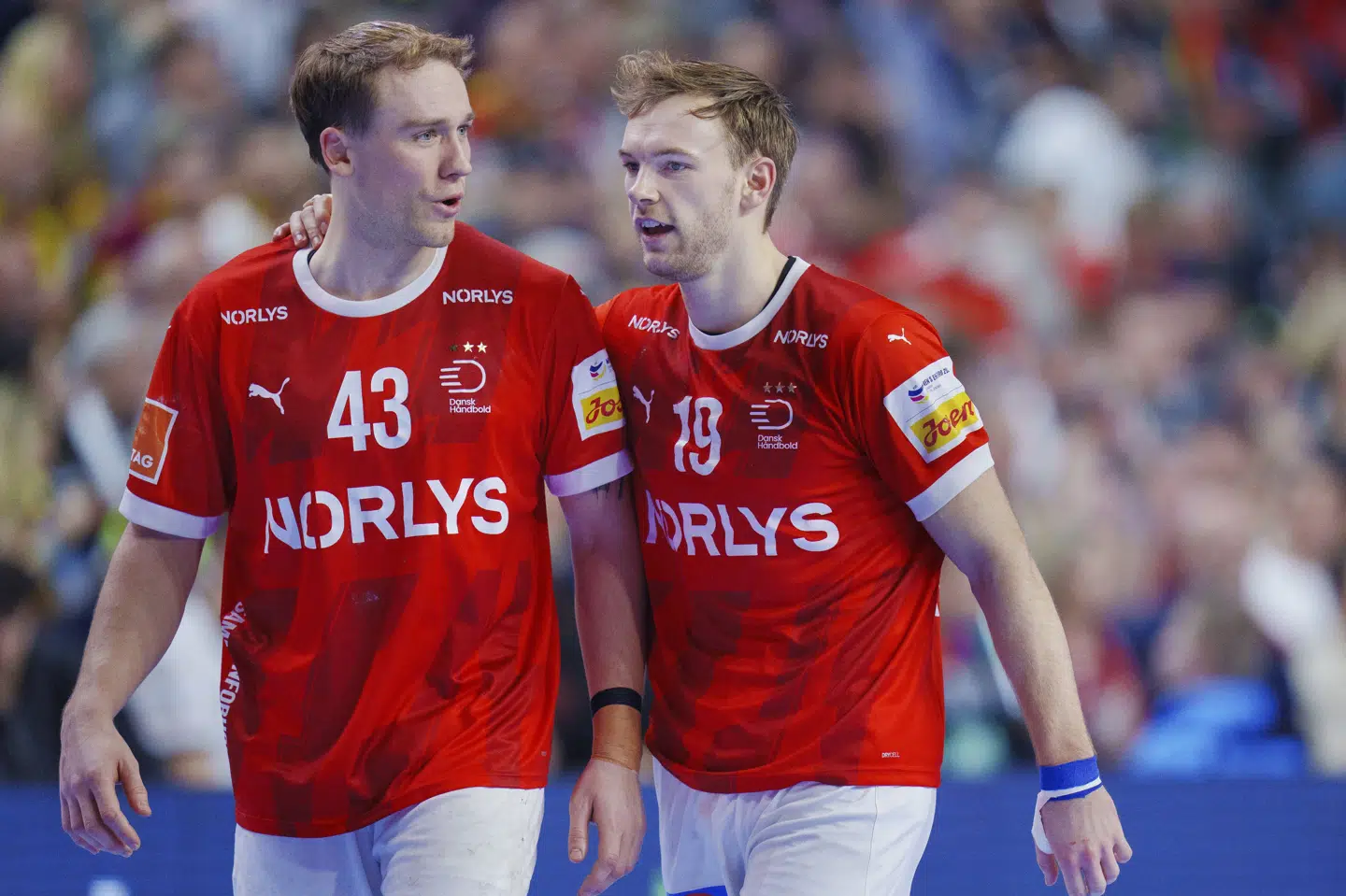 Mathias Gidsel (til højre) kan se frem til, at Simon Pytlick (til venstre) tilslutter sig ham i Füchse Berlins bagkæde i sommeren 2027. (Arkivfoto).