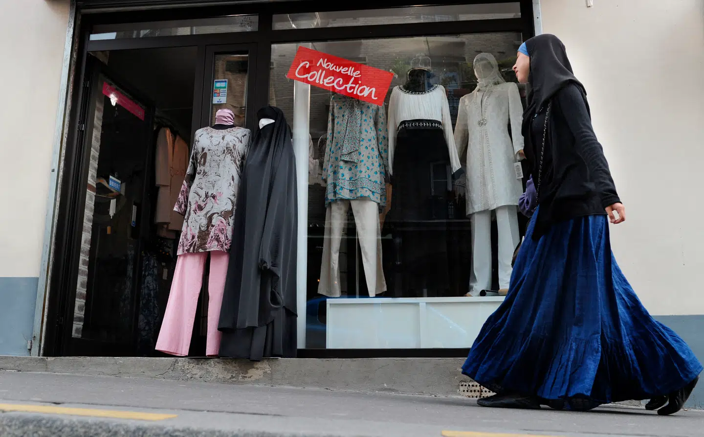 Står det til Frankrigs konservative parti Les Républicains skal muslimske piger under 15 år ikke længere have lov at bære slør i det offentlige rum.