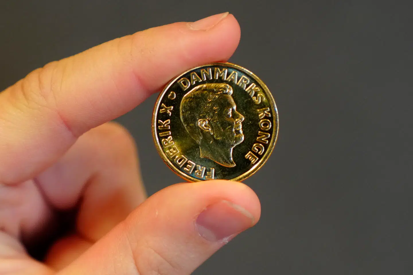 Sådan ser kong Frederiks portræt ud på en af de nye mønter.