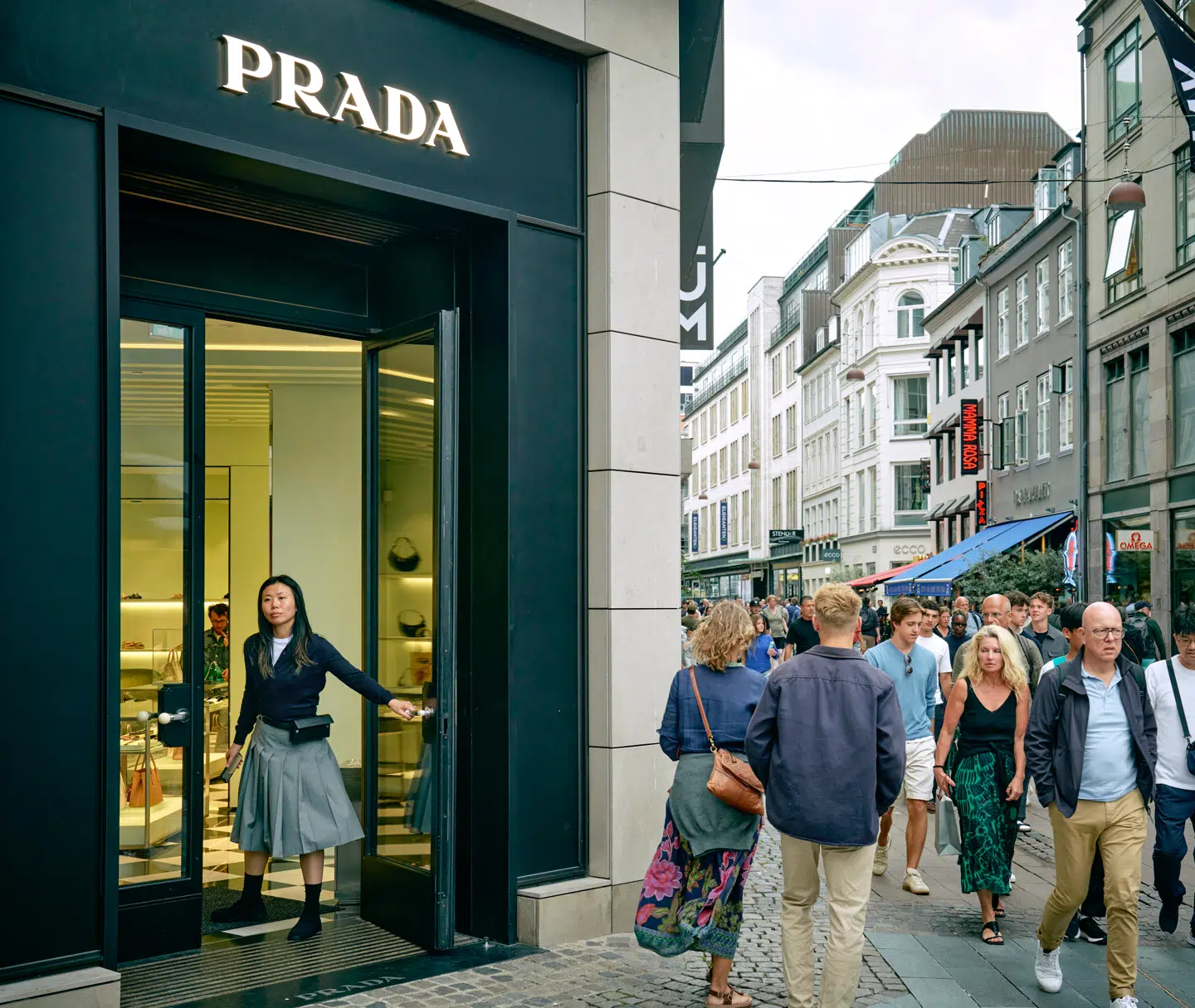 En milliardhandel i den italienske luksusverden er endeligt godkendt.