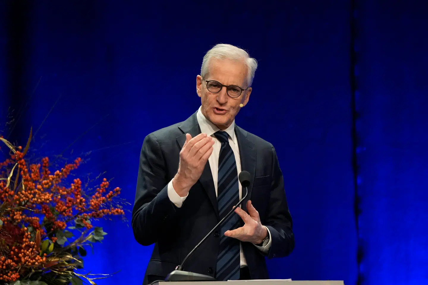 Norge med statsminister Jonas Gahr Støre fra Arbeiderpartiet (AP) i spidsen er et af verdens rigeste lande, men har også brugt mange oliepenge. Det kan ramme som en boomerang i fremtiden.