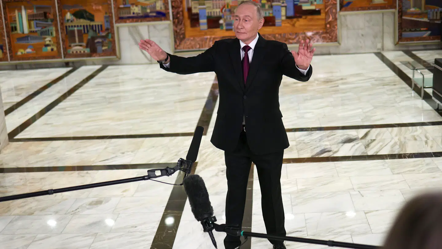 Vladimir Putin mødte pressen kort før mødet med den amerikanske delegation.