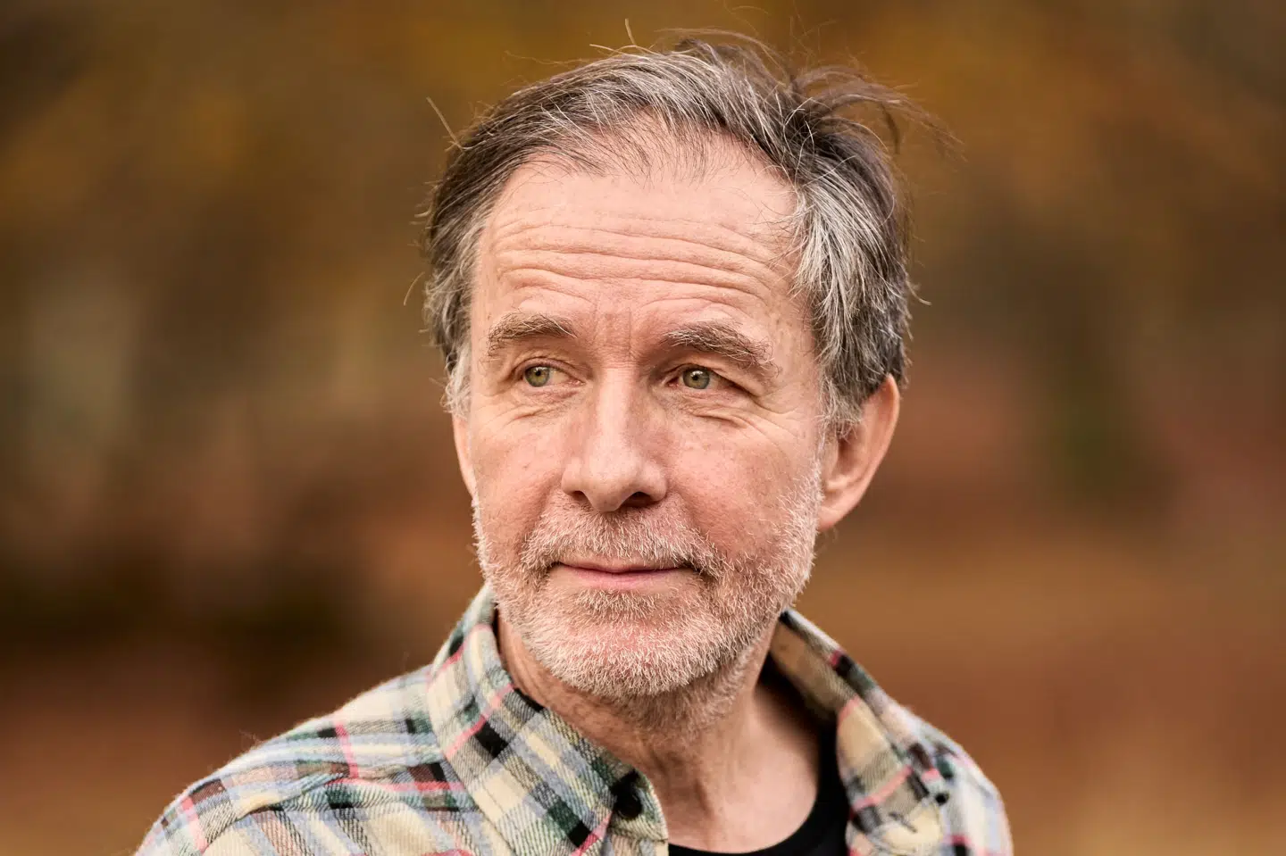 Anders Mossling, der spiller skovnissen Rang i TV 2's julekalender "Valdes jul - vintermiraklet", er født og opvokset i Sverige.