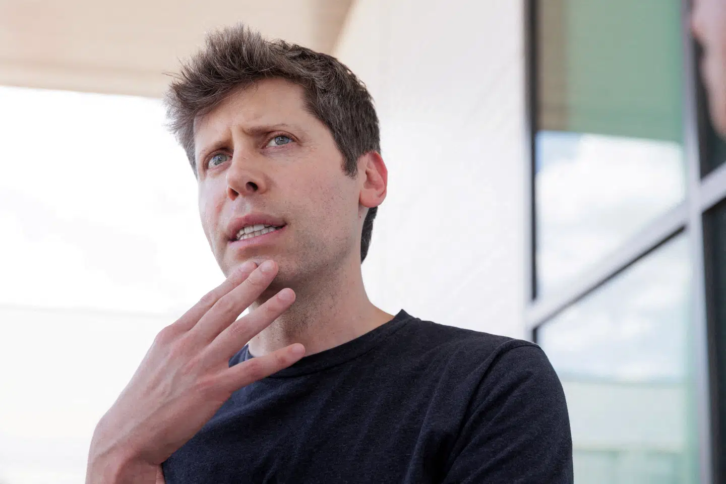 »Vi er på et kritisk tidspunkt for ChatGPT,« skriver ejerselskabet OpenAIs topchef, Sam Altman, til de ansatte.