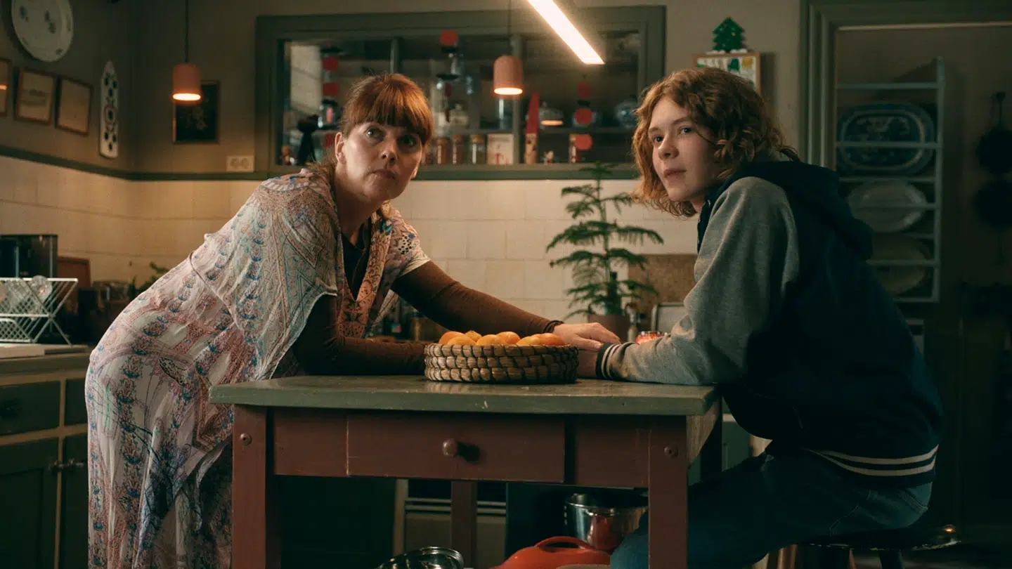 Lærke Winther spiller Valdes moster, der i den forrige julekalender havde været fanget i en skov i over tyve år.