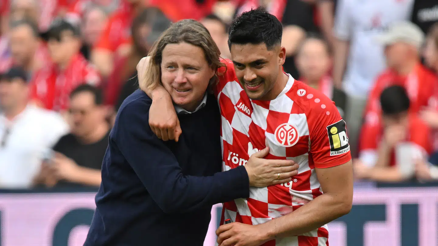 Bo Henriksen med Mainz-spiller Nadiem Amiri i foråret 2024.