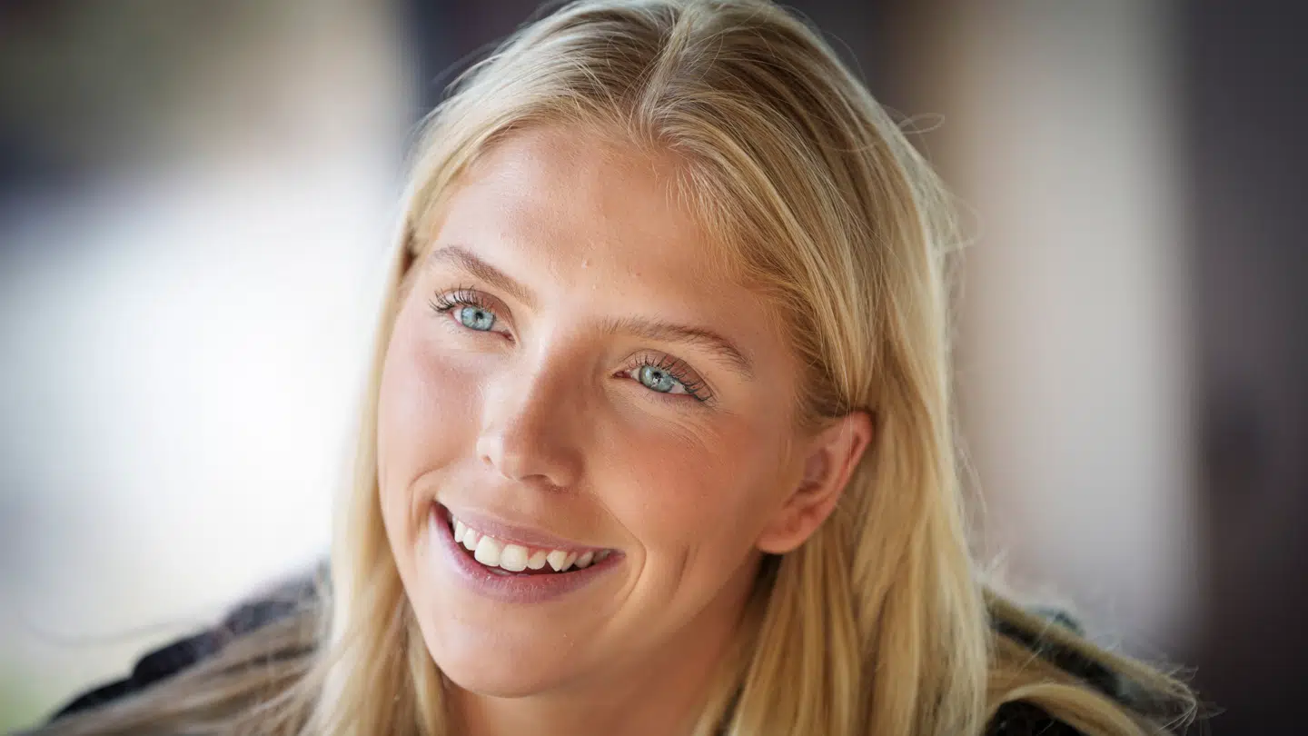 Julie Scaglione får besøg hjemmefra.