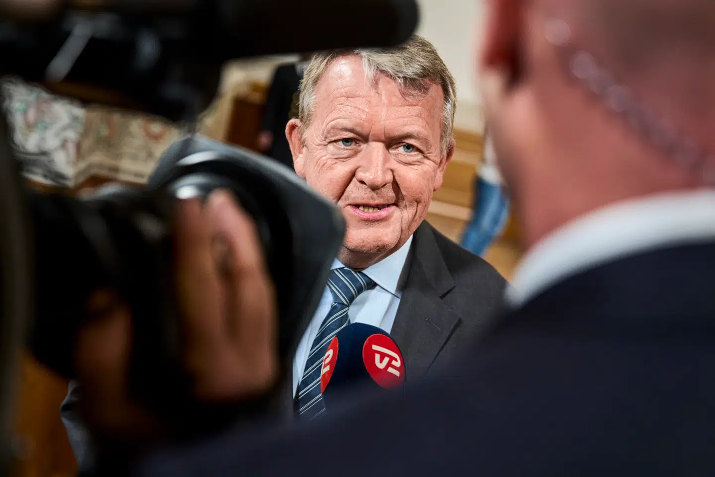 »Men jeg har aldrig taget mig selv så alvorligt, at jeg ikke kan tåle satire,« siger udenrigsminister Lars Løkke Rasmussen (M) om Kirstens Birgits censurerede jokes om ham.