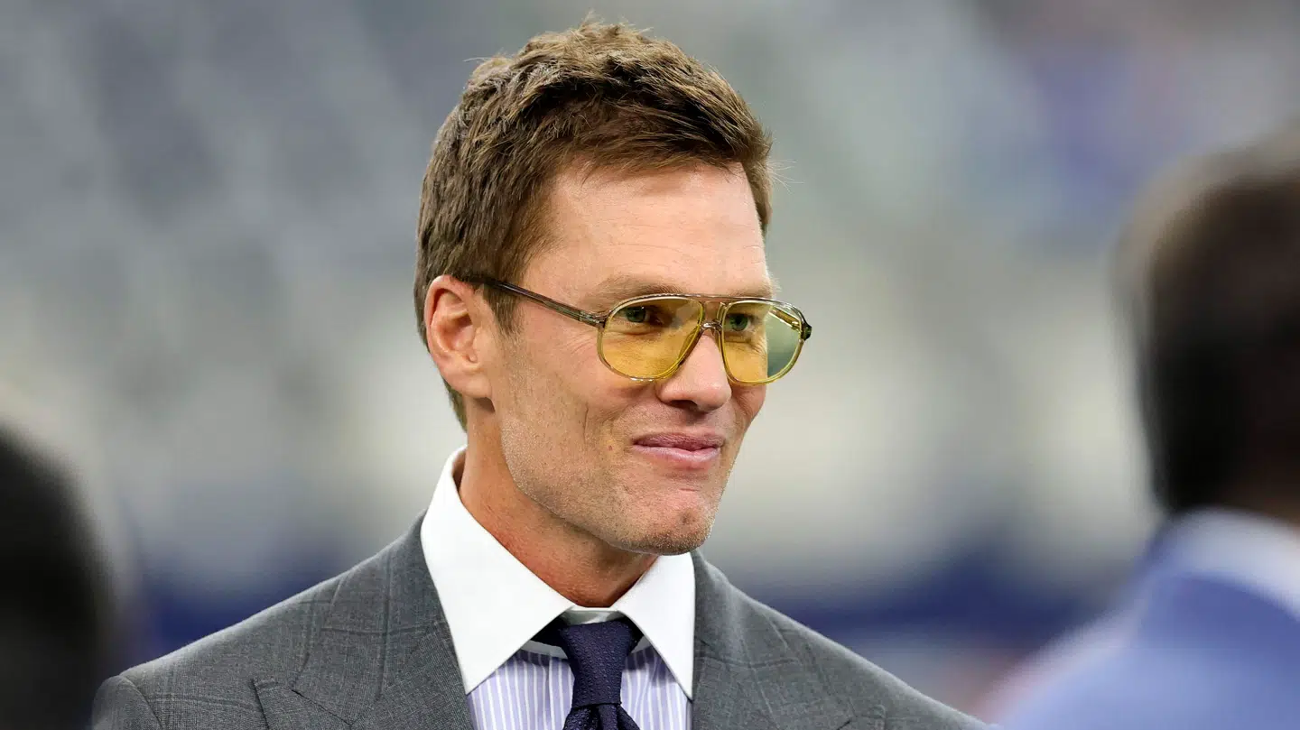 Superstjernen Tom Brady har meldt sin ankomst.