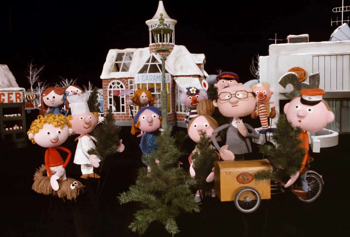 Ingen jul uden: Dukkerne i »Vinterbyøster« satte standarden for julekalenderen i monpolfjernsynet.