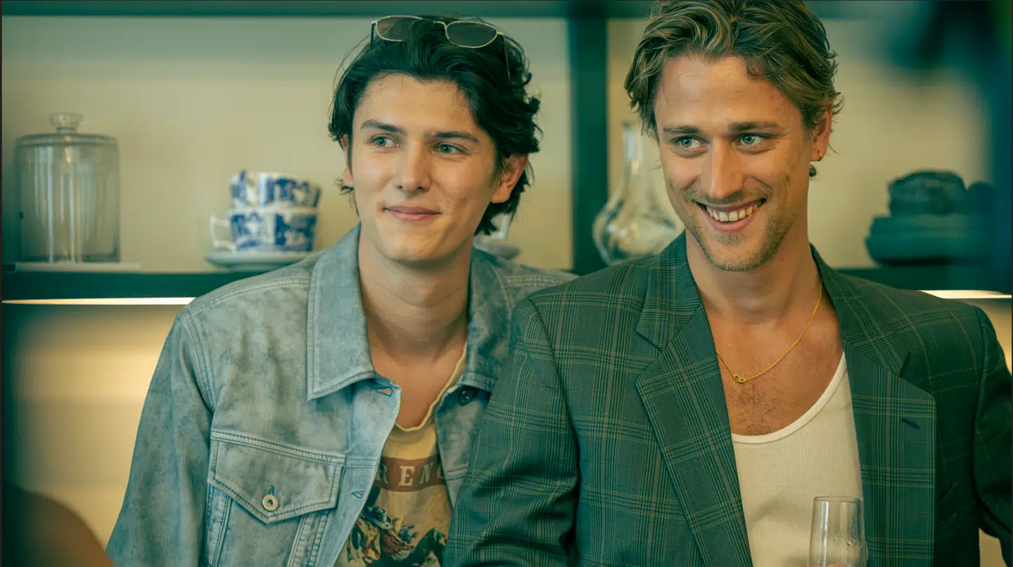 Grev Nikolai sammen med skuespilleren Christian Fandango Sundgren, der spiller en af filmens hovedroller.