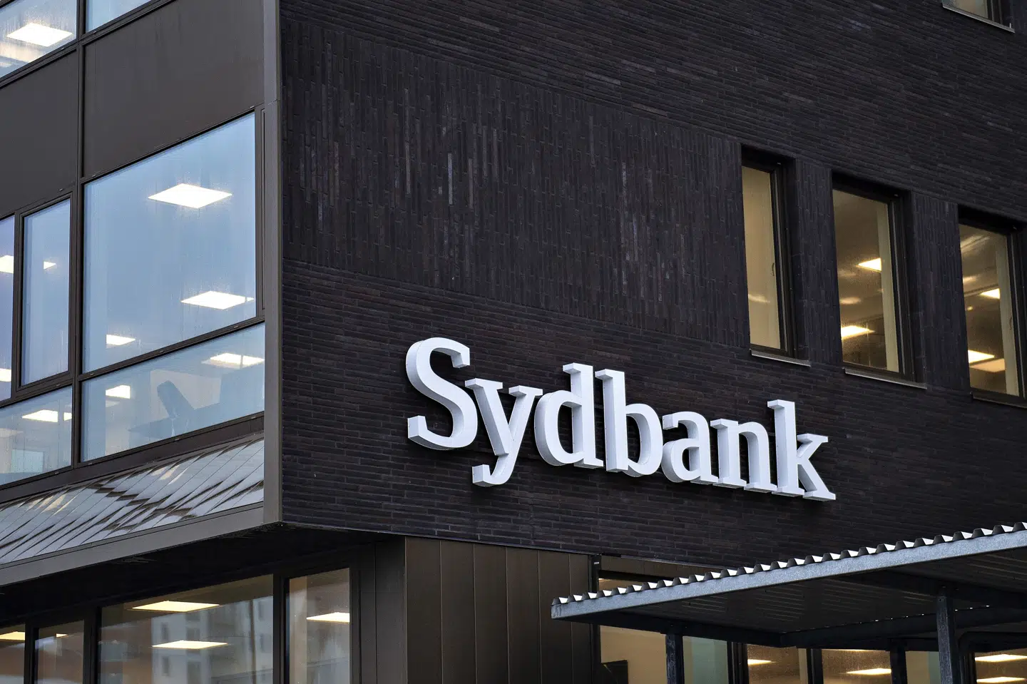 Sydbank har planer om at fusionere med Arbejdernes Landsbank og Vestjysk Bank og sammen med de to banker skabe den nye bank AL Sydbank. Nu mangler kun Finanstilsynets godkendelse. (Arkivfoto).