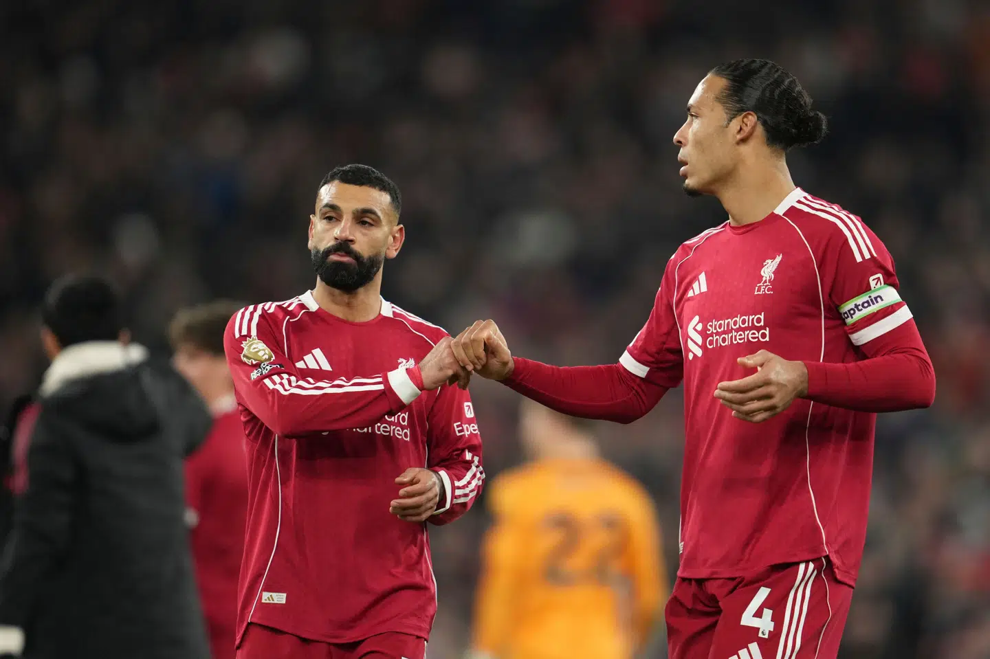 Liverpools Mohamed Salah og anfører Virgil van Dijk under 1-1-kampen mod Sunderland onsdag, hvor Salah kom ind fra bænken for anden kamp i træk.