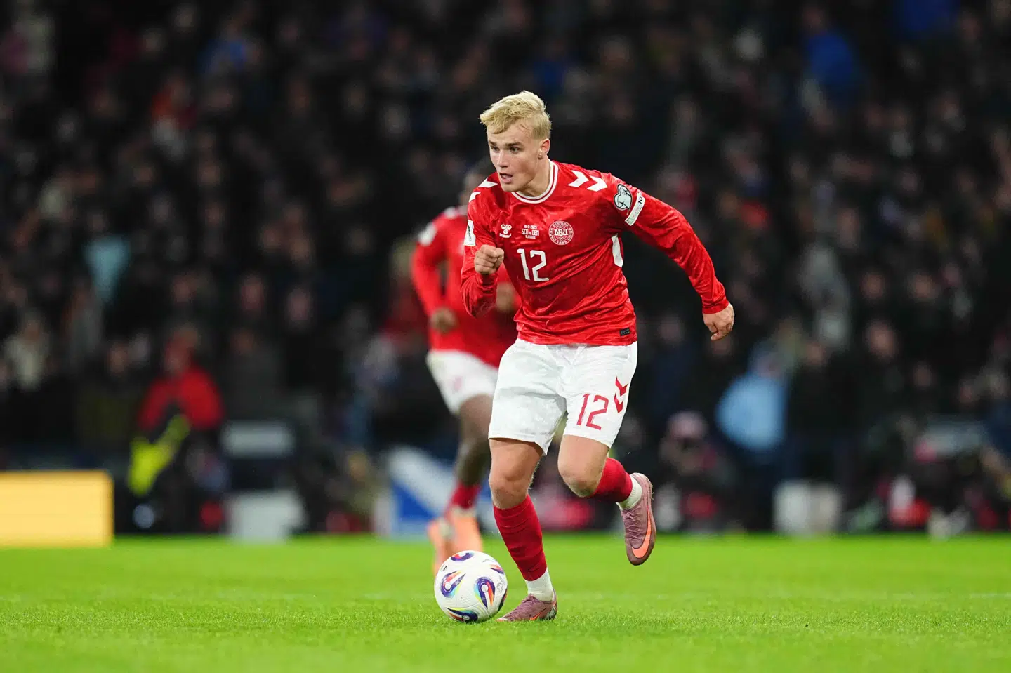 Undervejs i 2025 er det også blevet til landsholdsdebut for Victor Froholdt. Han står nu noteret for otte kampe i rødt og hvidt. (Arkivfoto).