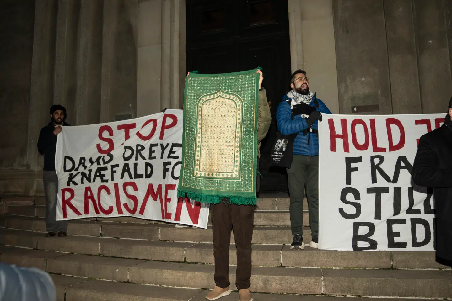 Tirsdag valgte en gruppe studerende på Københavns Universitet (KU) at protestere over universitetsledelsens beslutning om at dreje nøglen om til stillerummene.