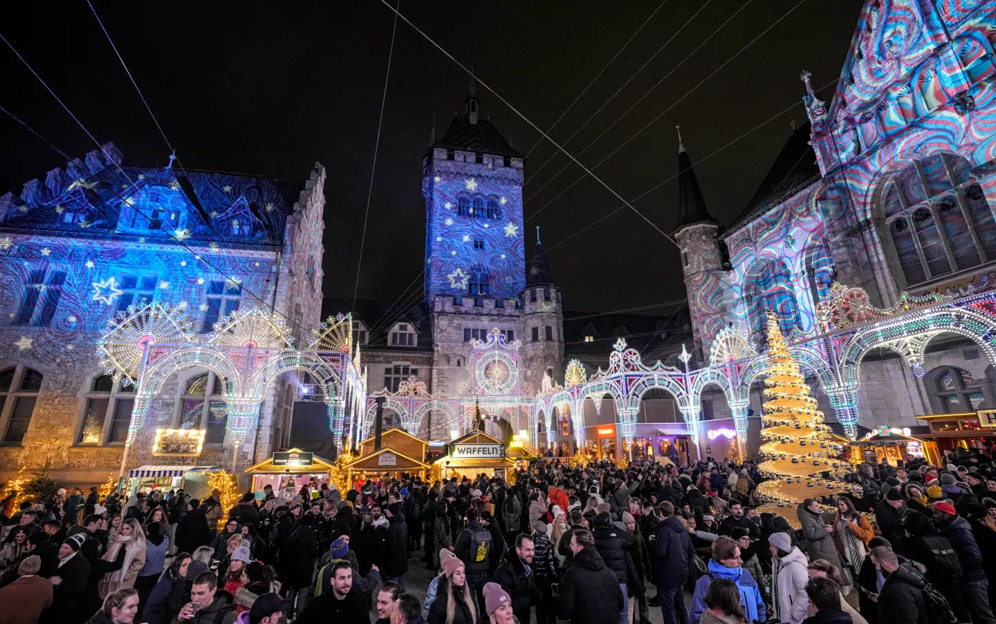 Der er julestemning overalt i Zürich i Schweiz, hvor storbanken UBS har hjemme og har kortlagt, hvordan antallet af dollarmilliardærer vokser konstant verden over – en betydelig del arver sig til titlen.