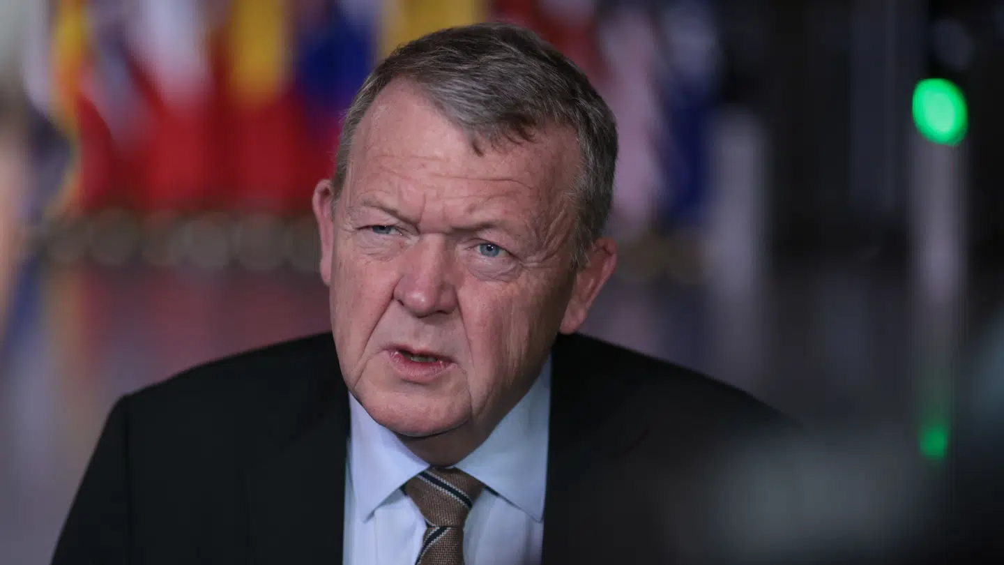 »Lars Løkke kan finde på det meste for at bringe sig selv og sin egen magt i spil. Han er en mester til at se nye muligheder og udnytte dem,« siger Qvortrup.