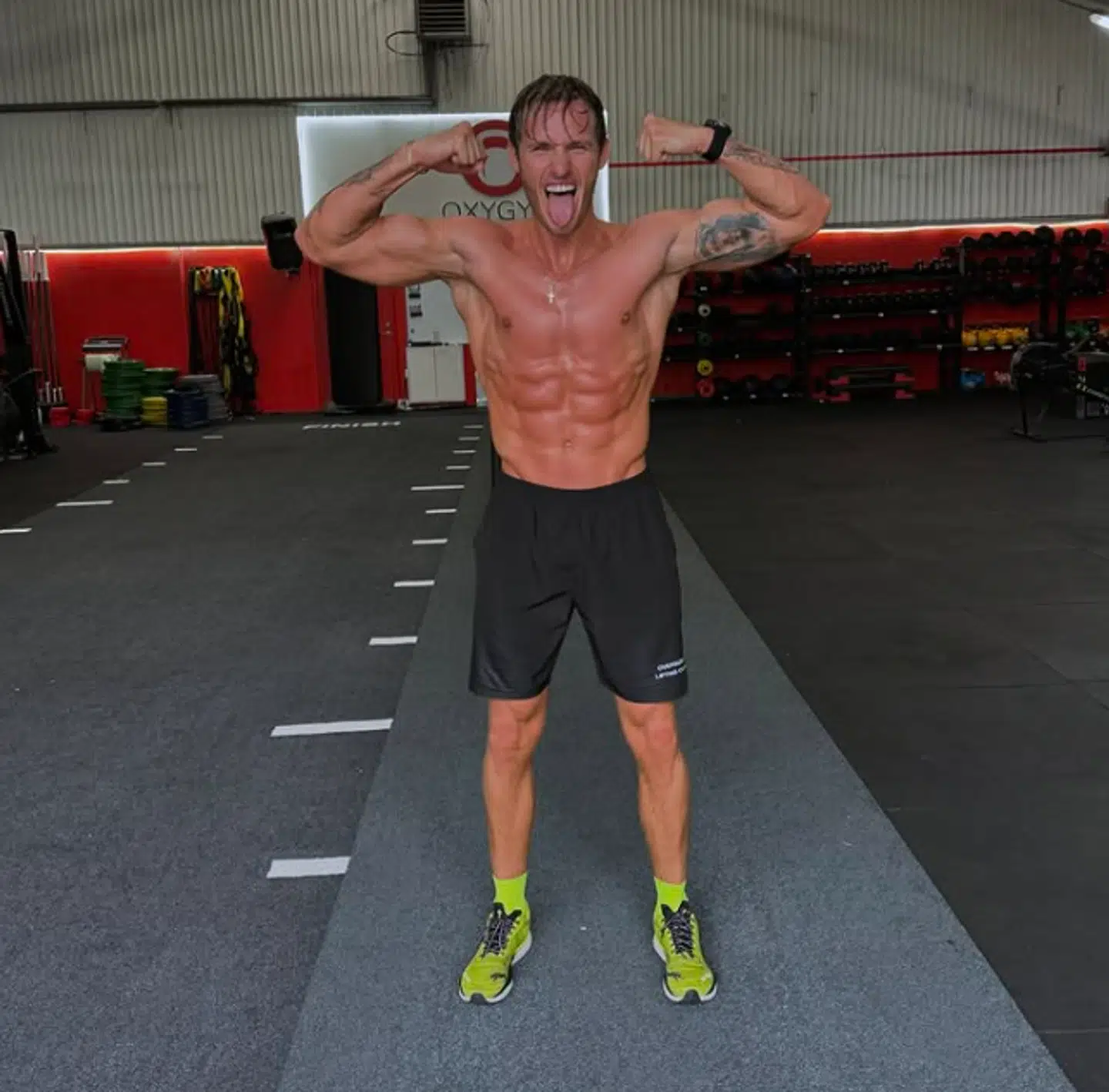 Ved siden af sit arbejde i Københavns Politi og Oxygym, dyrker Mathias Lynge Hyrox på eliteplan og har blandt andet deltaget ved VM. Her ses han i netop Oxygym.