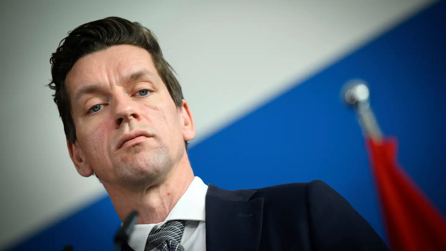 Beskæftigelsesminister Kaare Dybvad Bek (S) anklager EL-borgmester på Københavns Rådhus for at misbruge embedsværket til »politisk markedsføring.«