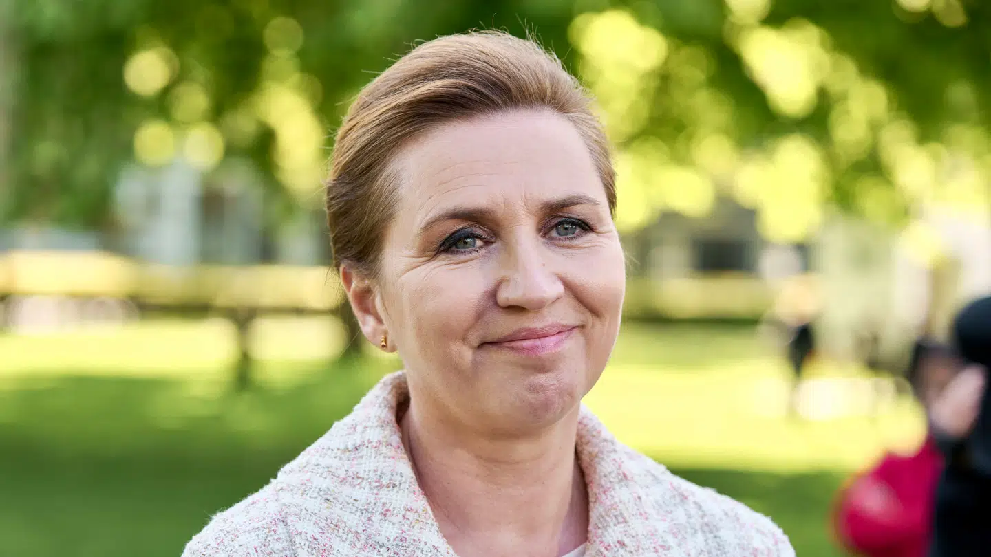 Statsminister Mette Frederiksen (S) tager et nyt kneb i brug for at vise en anden side af sig selv.