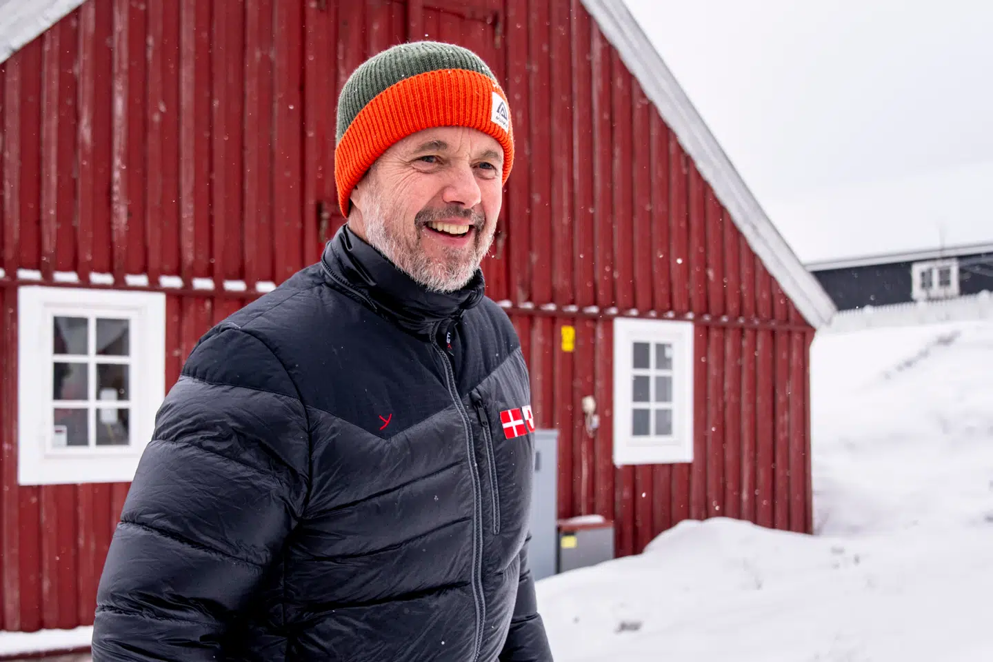 Kong Frederik under sit besøg i Grønland i slutningen af april - hvor han bar en dunkjakke med både det grønlandske og danske flag.