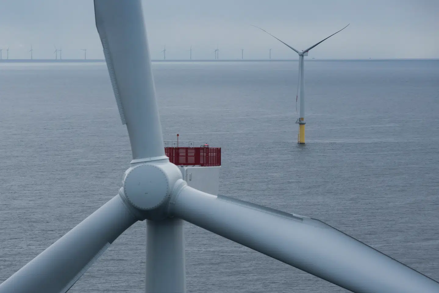 Netop den sikkerhed, som vindmøllerne er designet til at skulle levere, risikerer at blive undermineret af en helt anden faktor: skattereglerne, lyder det i denne kommentar. Arkivfoto: Søren Bidstrup