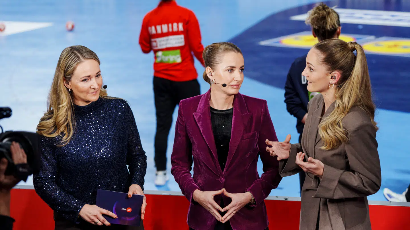 Stine Bjerre (yderst tv.) er blevet udskiftet med Heidi Møller til dette års slutrunde, mens TV 2s eksperter fortsat hedder Lærke Møller og Sofie Bæk (yderst th.)