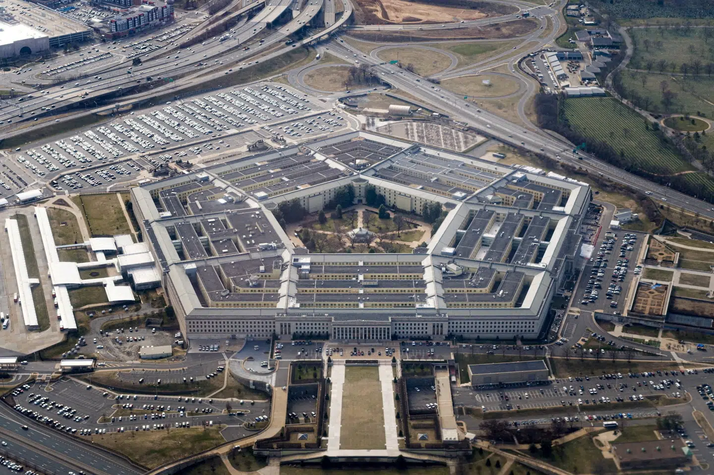 Myndighed under det amerikanske forsvarsministerium, Pentagon, har givet grønt lys til, at Danmark kan købe militært udstyr og missiler fra USA til milliardbeløb. (Arkivfoto).