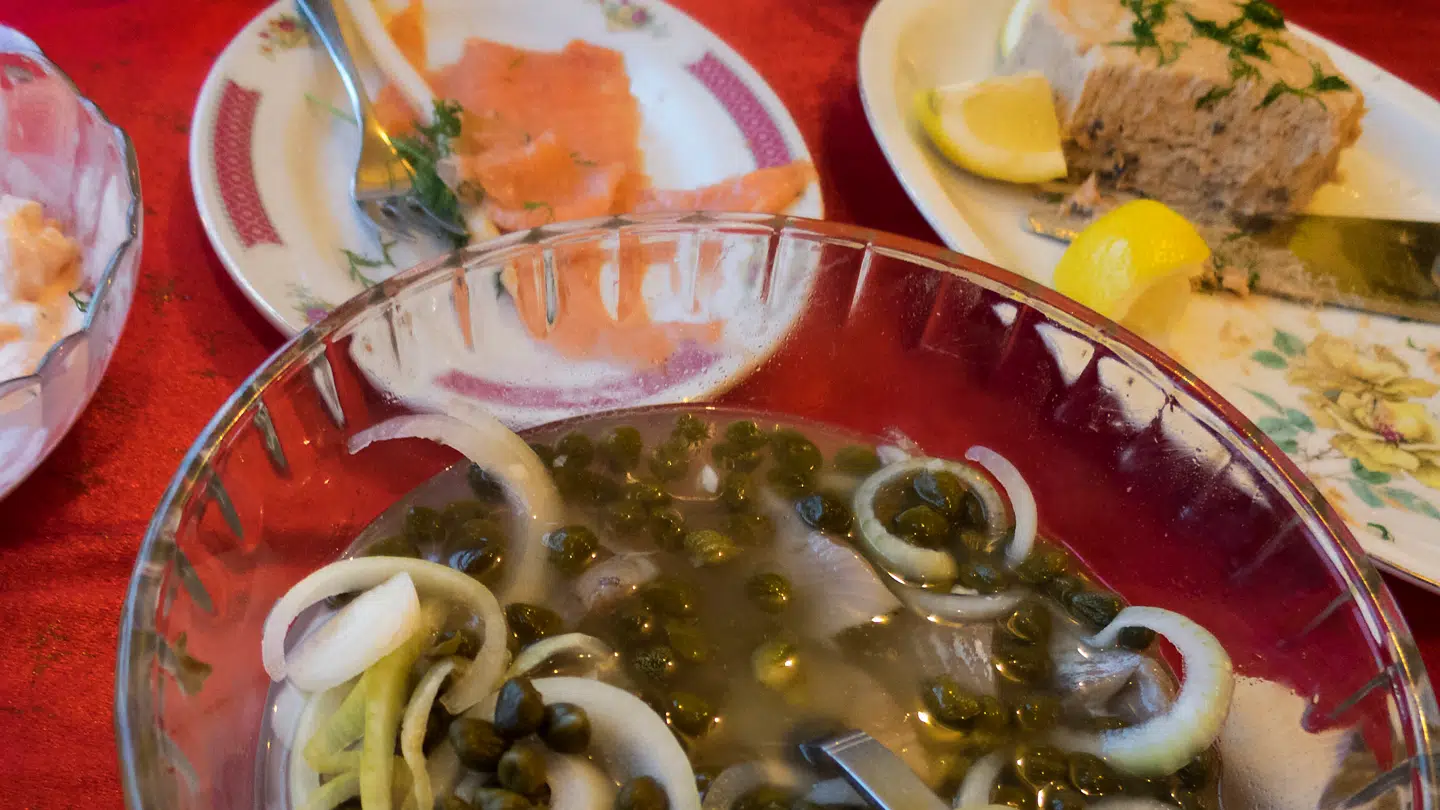 Arkivfoto. En overlæge advarer nu mod en smitsom udfordring i julefrokostsæsonen.