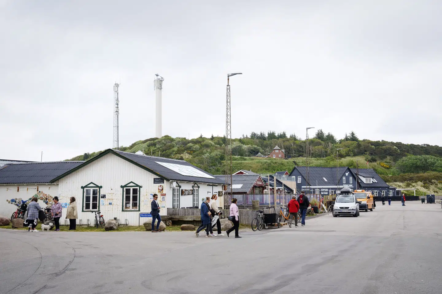 Anholt ligger midt i Kattegat. I den kommende tid kan de omkring 135 beboere muligvis få sværere ved at komme til og fra øen på grund af byggeri ved havnen. (Arkivfoto).