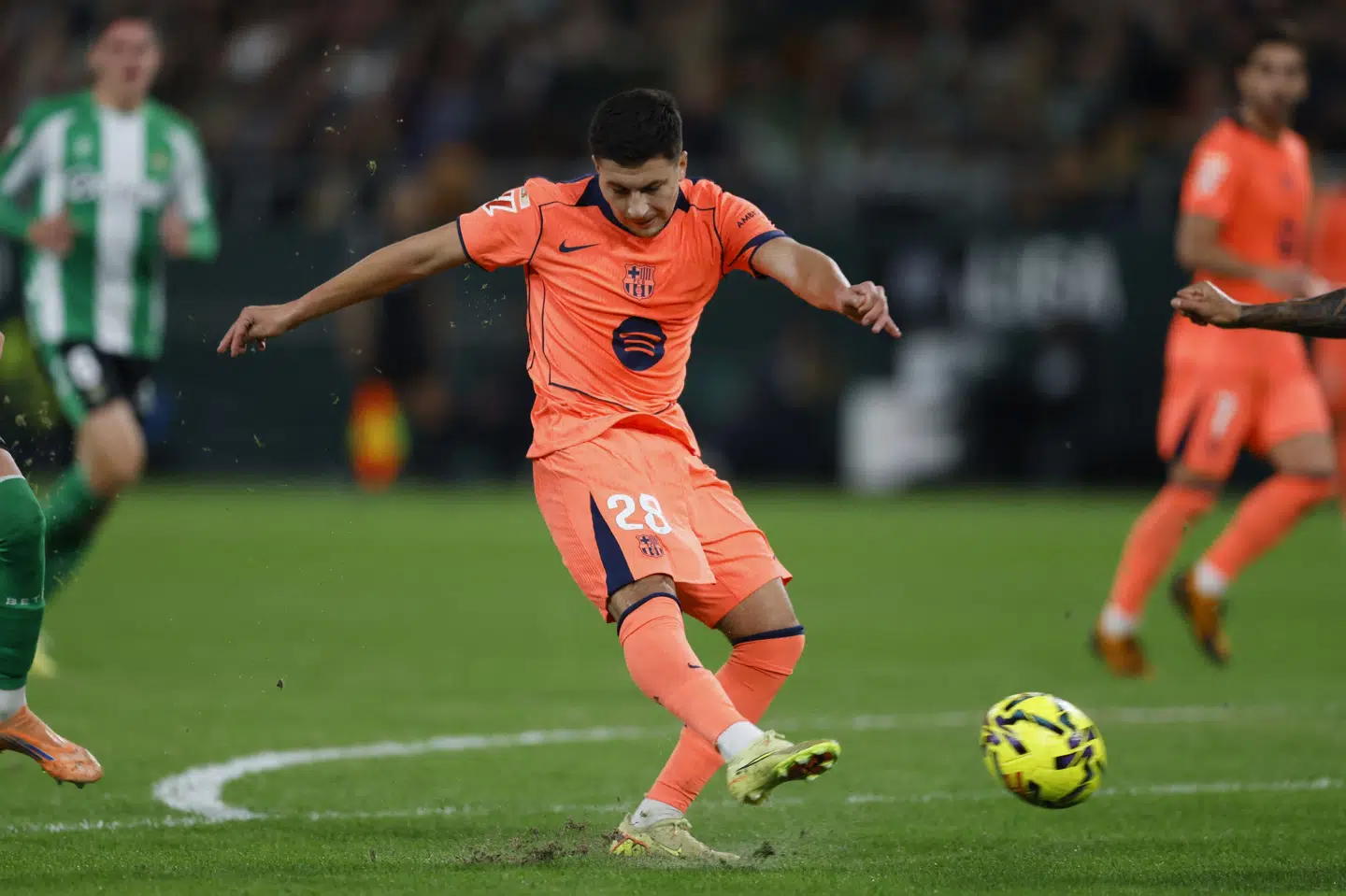 FC Barcelonas Roony Bardghji scorede til 3-1 i lørdagens 5-3-sejr over Real Betis i La Liga.