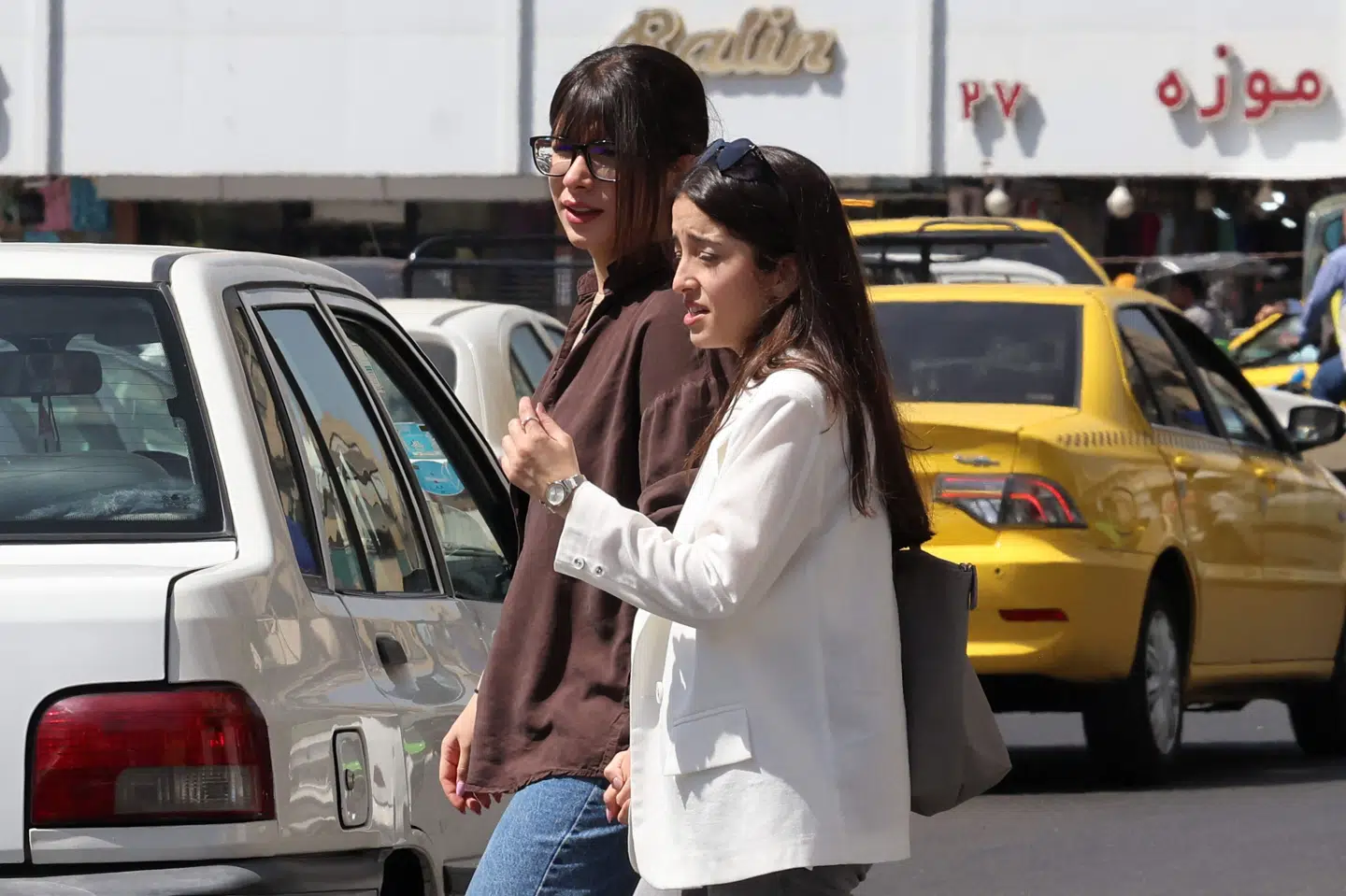 Der er blevet længere mellem hovedtørklæderne i de iranske storbyer, og fredag deltog flere kvinder i et maratonløb i landet uden at bære hovedtørklæde. Irans retsvæsen er ikke tilfredse med udviklingen og har anholdt to løbsarrangører. (Arkivfoto).