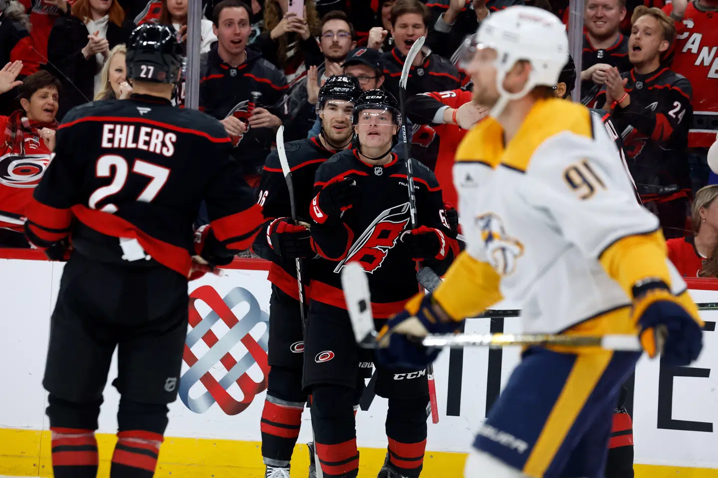 29-årig Nikolaj Ehlers både scorede og leverede to assist i storsejren over Nashville Predators.