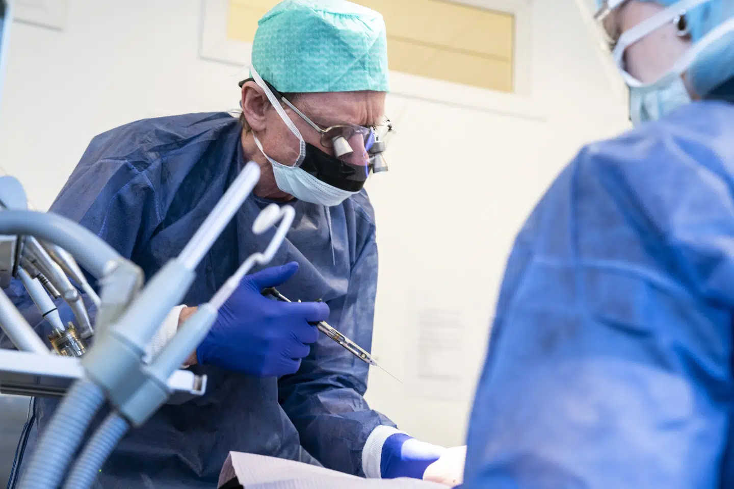 Tandlægernes formand Torben Schønwaldt ser positive takter i regeringens forslag om at betale for et årligt tandlægetjek. Men der er flere faldgruber, alt efter hvordan det finansieres, og hvor meget, der skal bruges på det. (Arkivfoto).