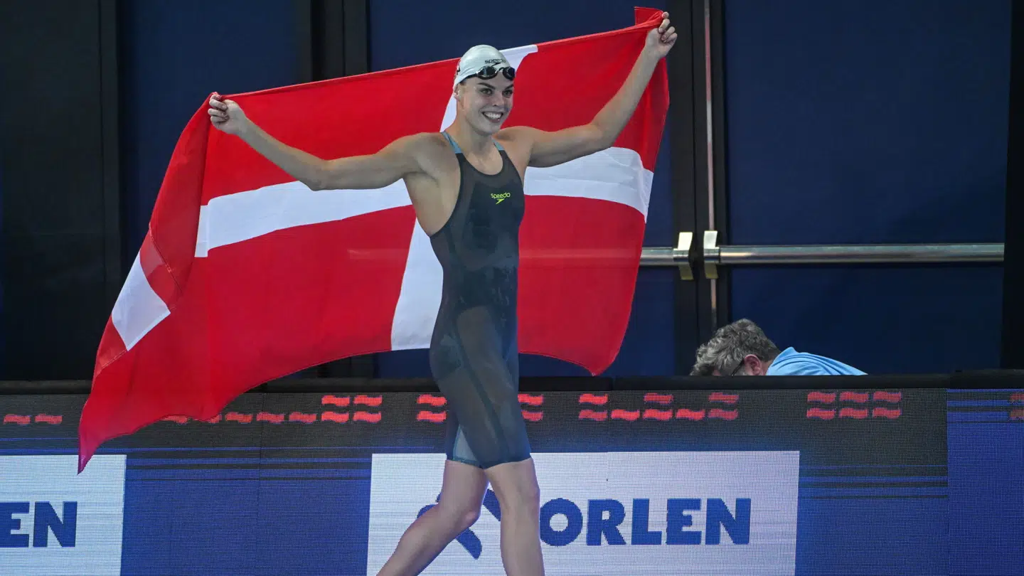 Martine Damborg fotograferet kort efter, at hun i denne uge vandt sin anden guldmedalje ved EM i kortbane.