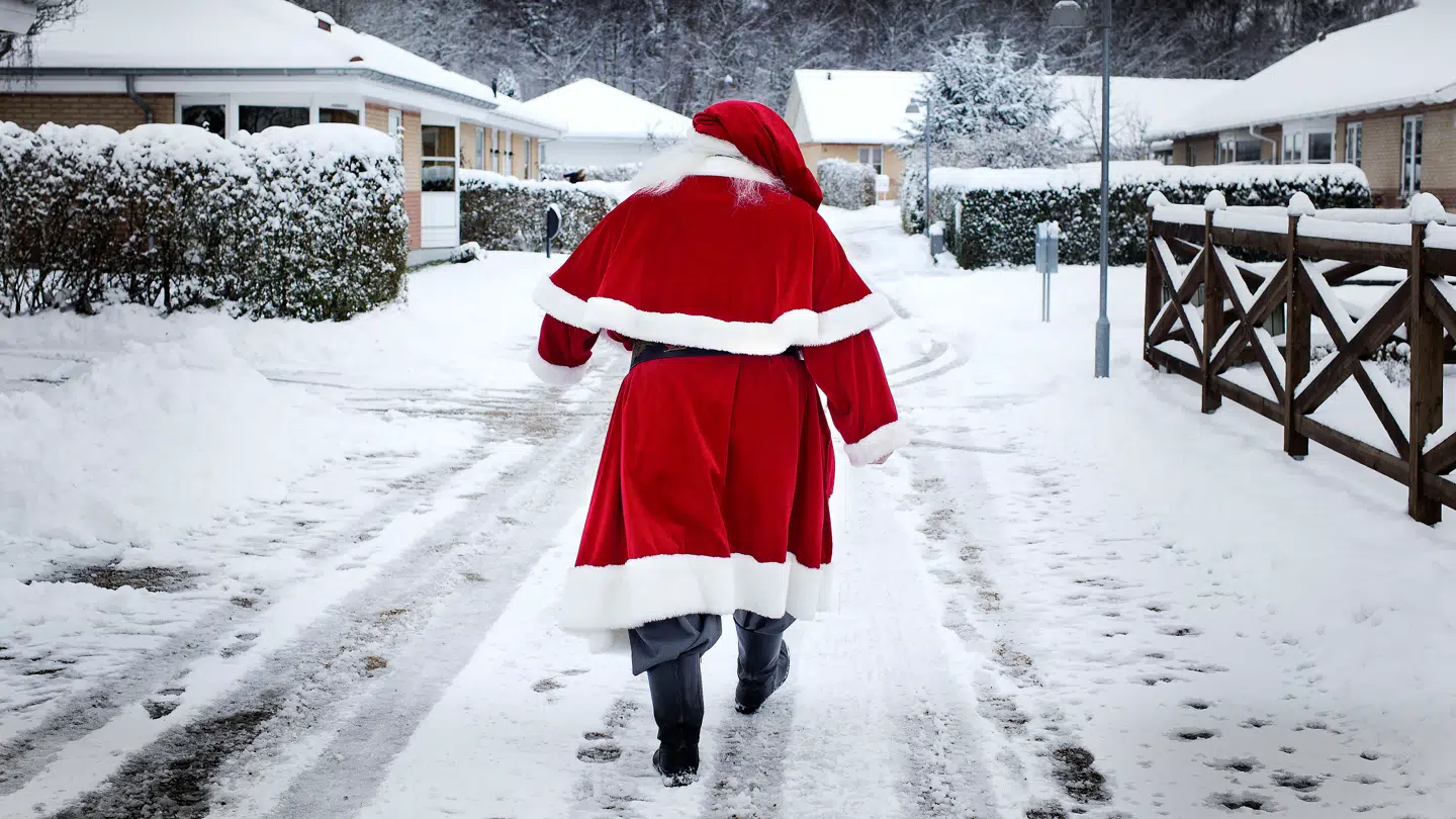 Dette syn er en sjældenhed. Både fordi julemanden ikke findes, men også fordi den hvide jul er yderst sjælden.