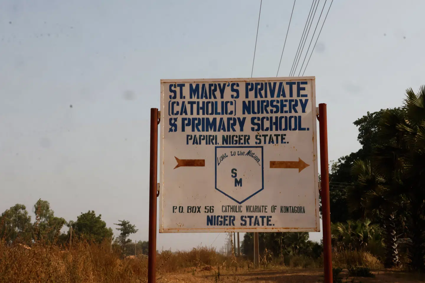 De yngste af de skolebørn, der i november blev bortført fra den katolske skole St. Mary's Catholic Primary and Secondary School, er seks år. Mandag ventes 100 af de at blive overdraget til myndighederne. 165 børn og voksne menes stadig at være i kidnappernes varetægt. (Arkivfoto).