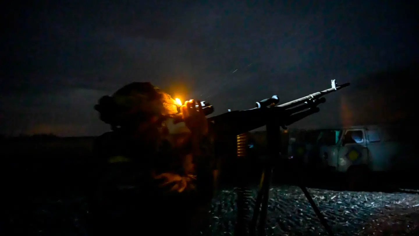 Arkivfoto af soldat ved fronten i den ukrainske Kharkiv-region. Det er ikke den dræbte dansker på billedet.