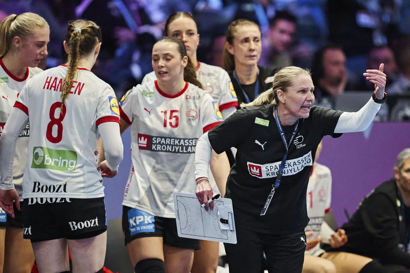 Der er trukket store veksler på både spillere og ledere, så mandag har Helle Thomsen beordret fridag.