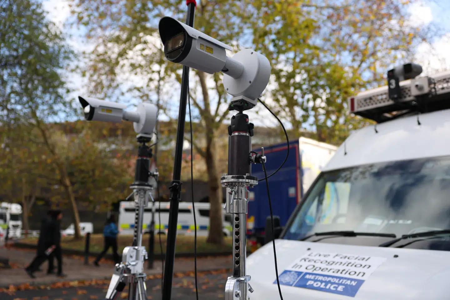 Britisk politi bruger ansigtsgenkendelse 25.000 gange om måneden, men der er en stor fejlrate i teknologien, viser undersøgelse.