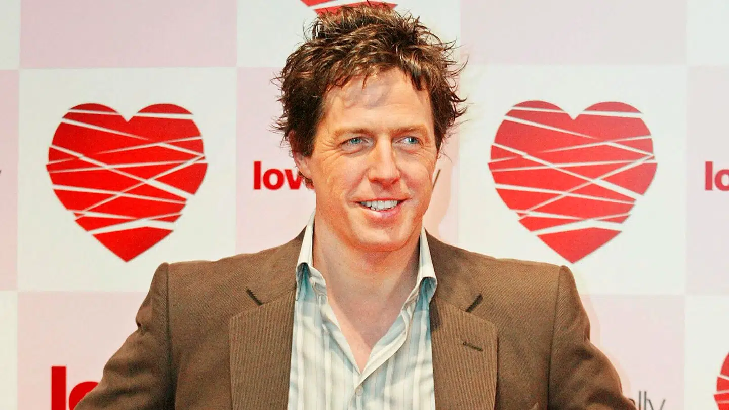 Hugh Grant spiller en af hovedrollerne i 'Love Actually'.
