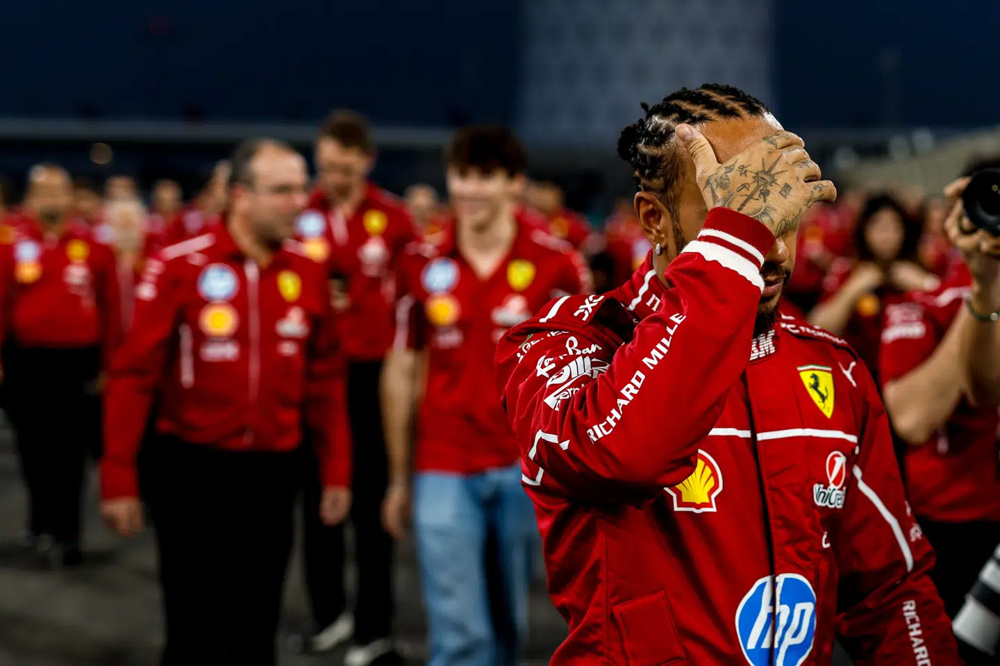 Lewis Hamilton efter sæsonens sidste Formel 1-løb, hvor han sluttede på ottendepladsen. Det markerede afslutningen på en skuffende debutsæson for Ferrari. (Arkivfoto).