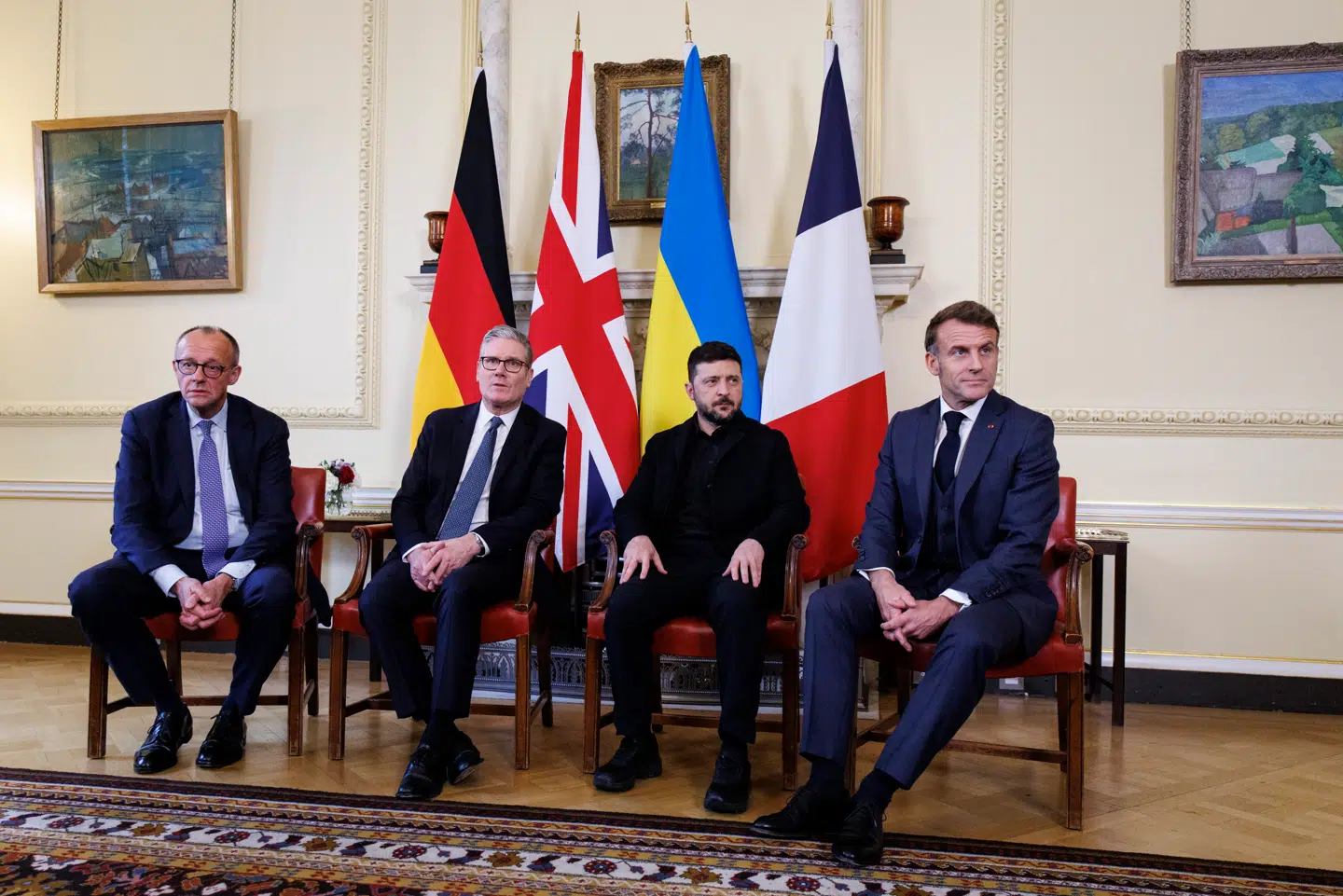 Alvorlige miner i Downing Street, hvor de fire europæiske ledere blandt andet drøftede det diplomatiske arbejde med amerikanerne.