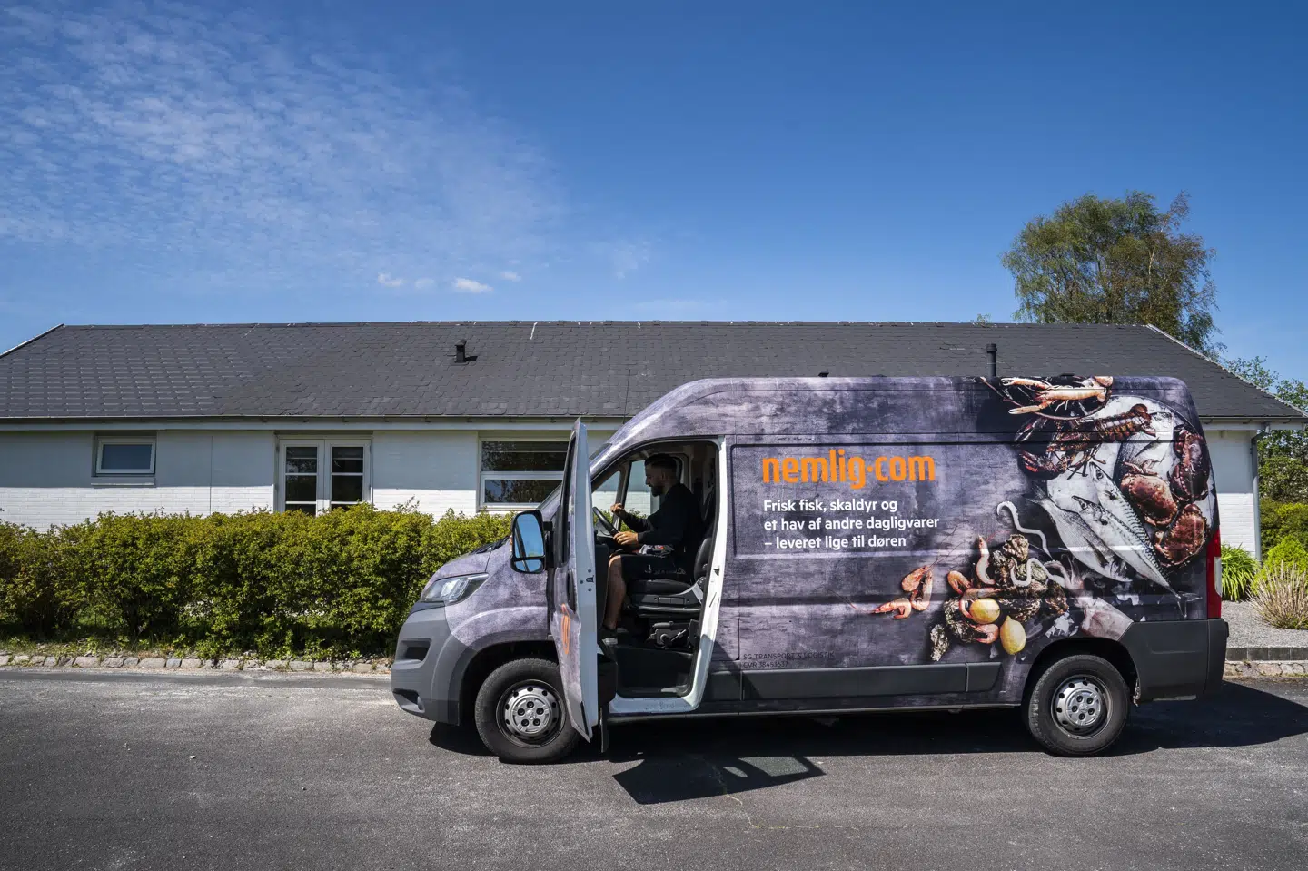 Onlinesupermarkedet, der leverer dagligvarer hjem til danskerne i biler, halverer sit underskud fra sidste år, men har fortsat røde tal på bundlinjen. (Arkivfoto).