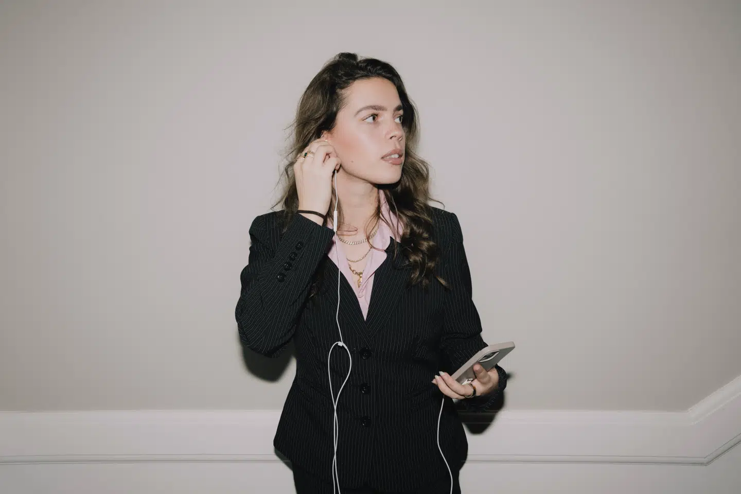 Lærke Gregersen læser kommunikation på Danmarks Medie- og Journalisthøjskole. Ved siden af arbejder hun i Venstre på Christiansborg som studentermedhjælper.